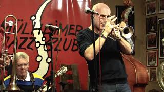 Red Onion Jazzband plays  Flat Foot Stomp 