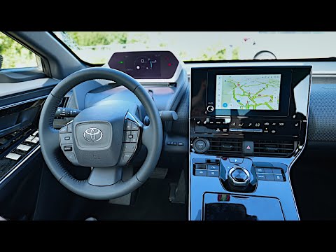 Toyota BZ4X 2022 Multimedia System & Cockpit Review