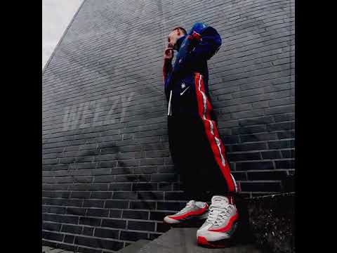 WEEZY - WIKTOR