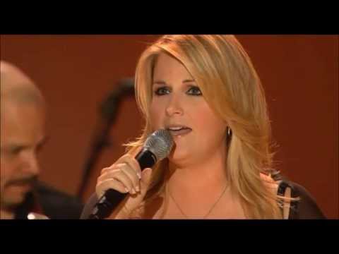 Trisha Yearwood — "She's in Love with the Boy" — Live