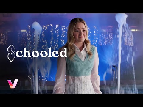 Lainey Realizes That She Has Feelings for CB | Schooled | VTM