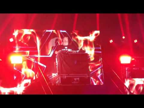 RAVE OF THRONES DJ Kristian Nairn (Hodor) ToyConPH 2016 Day 3