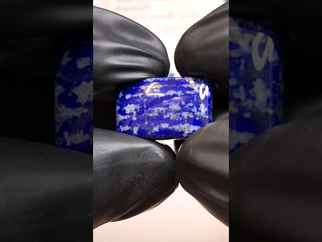 حجر لازورد طبيعي مفحوص وموثق بشهادة مختبر