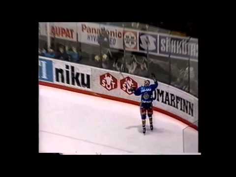 Kiekkoareena   Lukko finaaliin 1988