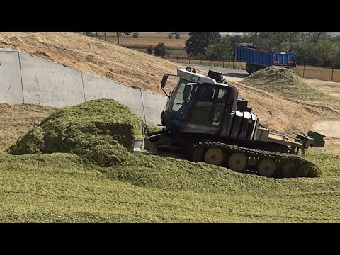 Leitner LH500 Flattening Out Piles of Mais - MAN D2866 Sound