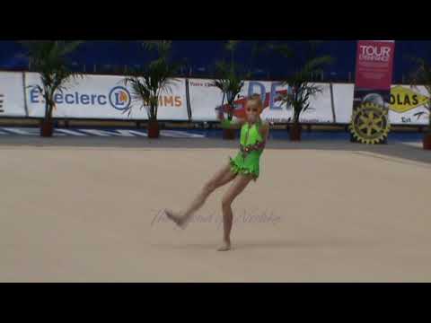 Valérie ROMENSKI massues - 2014 Gala de charité Reims 16 février