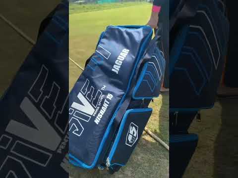 Cricket kitbag blue jaguar wheelie kit bag, 100cm x 40cm x 4...