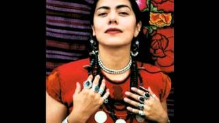 LILA DOWNS Feat. La Mari - Ojo De Culebra (Snake Eye).wmv