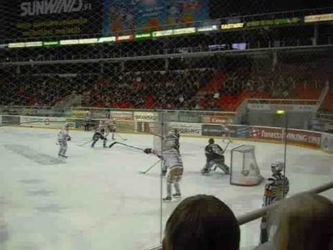 Alexander Salak makes 5 saves in a row against Tappara