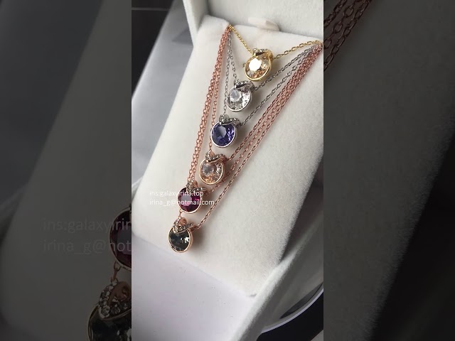 Vídeo relacionado con Swarovski Bella V Colgante, Talla Redonda, Verde, Chapado Tono Dorado