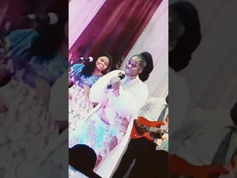 un concert de ouf avec une musicienne de ouf bravo sr Esther ❤️❤️