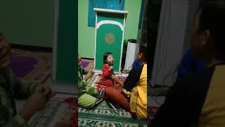 Download lagu Anak Kecil Shalawat Qomarun mp3 Download lagu Anak Kecil Shalawat Qomarun mp3