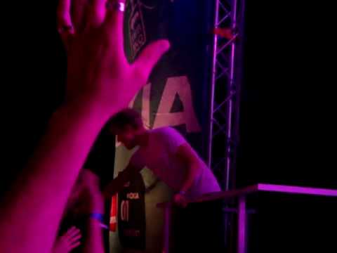 Armin van Buuren vs. Cirez D - In And Out Of Love vs On Off (Armin van Buuren @ Papaya, 14.07.2010.)