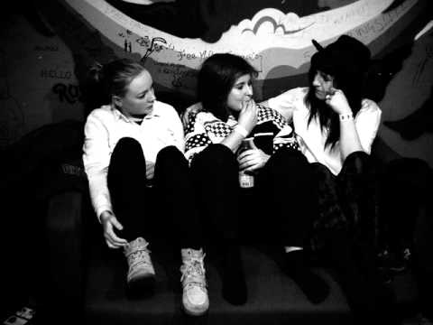 Liza Flume - Sleepless Nights (Live)