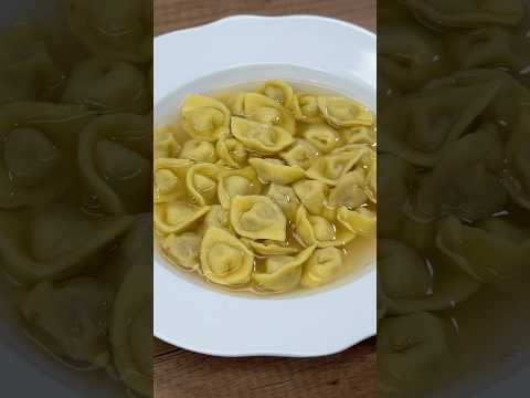 TORTELLINI in BRODO😍✨🎅 #Shorts