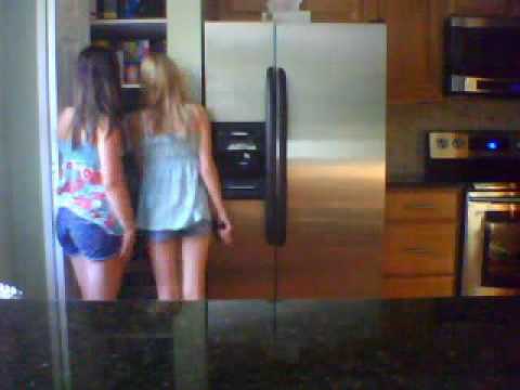 JAK - trying to make a sandwich?