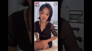 隠すから見たくなる