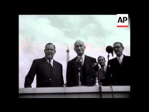 NEWS BRIEFS - TRYGVE LIE OFFERS RESIGNATION