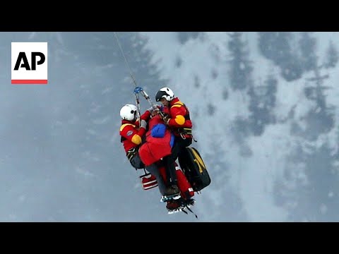 Watch the moment Vonn is airlifted after crash in final race before Olympics