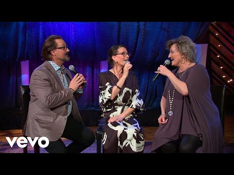 The Martins - There's Something About That Name (Live)