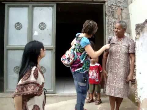Ana Paula Valadão e Fernanda Brum no complexo do Alemão e Vigário Geral