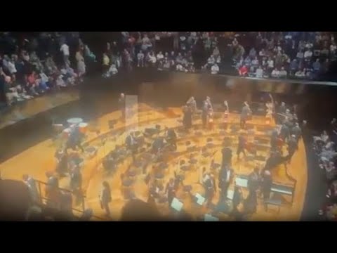 Protestierende stören Konzert der Israelischen Philharmonie in Paris mit Bengalos und Sirenen