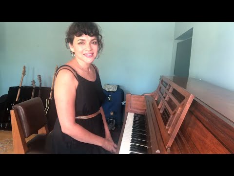 Norah Jones - Mini Concert (Live from home 06-22-2020)