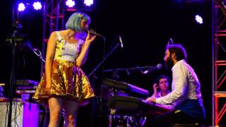 Gabby Young performs one foot in front of the other at Marlborough Jazz Festival