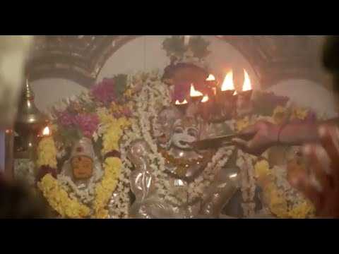インディアンが先祖代々の村でハリスのために祈る (Indians pray for Harris in ancestral village)