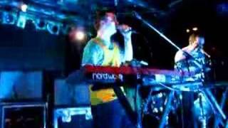 Hot Chip - Crap Kraft Dinner (Live)