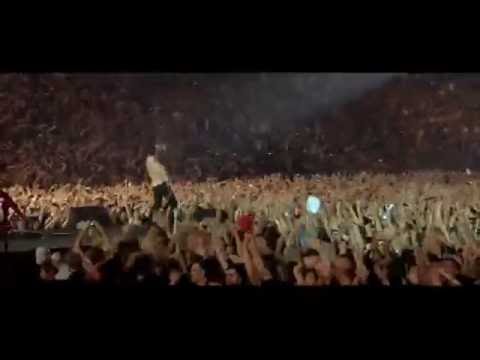 Depeche Mode - Never Let Me Down Again (live in Barcelona, 2009)