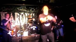 knock knock - Mucky Pup