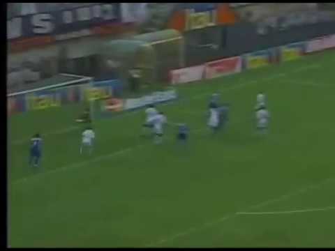 Alexsandro de Souza (Cruzeiro) - 11/11/2001 - Santos 4x2 Cruzeiro - 1 gol