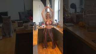 hey! mom hands up drop your weapons #mom #drop#milf #weapons #bikini #onlyfans #nobra #stepmom#horny