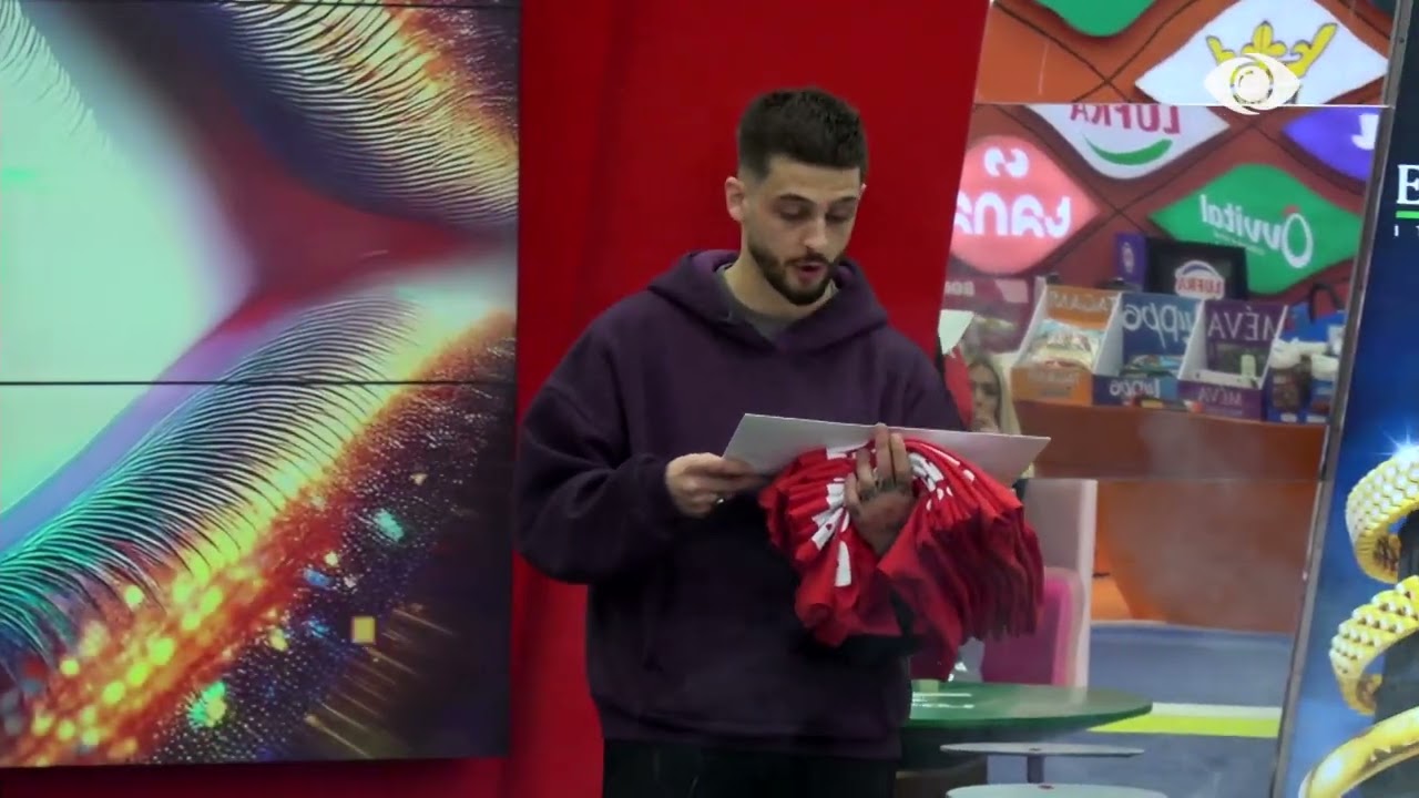 Zarf në shtëpi, Banorët do të ndahen në dy grupe , duke rikrijuar kolonën zanore të Bono