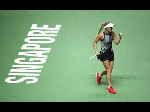 2017 WTA Finals Round Robin | Simona Halep vs. Caroline Wozniacki | WTA Highlights