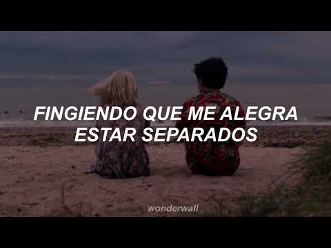 Bernadette Carroll  - laughing on the outside (traducida al español)