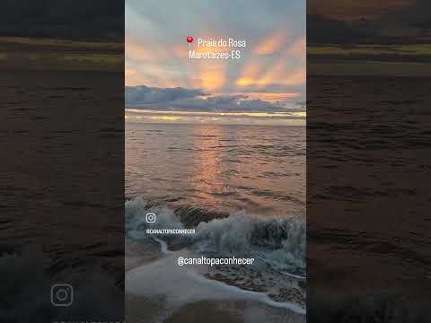 Praia do Rosa, em Marataízes, cidade no Sul do Espírito Santo. Topa conhecer o Espírito Santo?