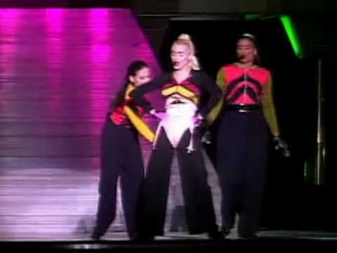 Madonna - Causing A Commotion (Blond Ambition Tour Yokohama)