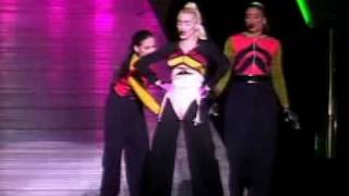 Madonna - Causing A Commotion (Blond Ambition Tour Yokohama)