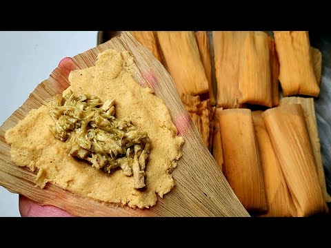 Making Green Chile Chicken Tamales | VLOGMAS Day 5 | Simply Mamá Cooks