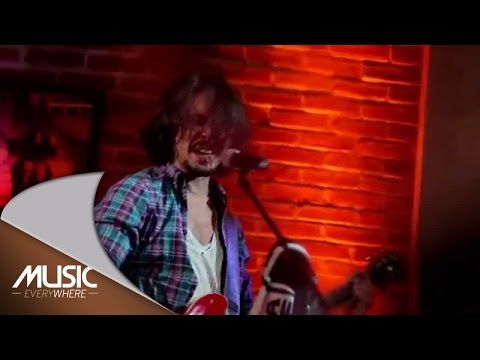 Ello - Don't Let Me Down (The Beatles cover) (Live at Music Everywhere) *