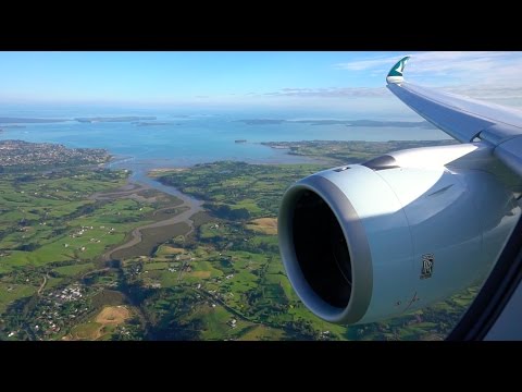 Stunning Cathay Pacific Airbus A350-900 landing in Auckland! Video