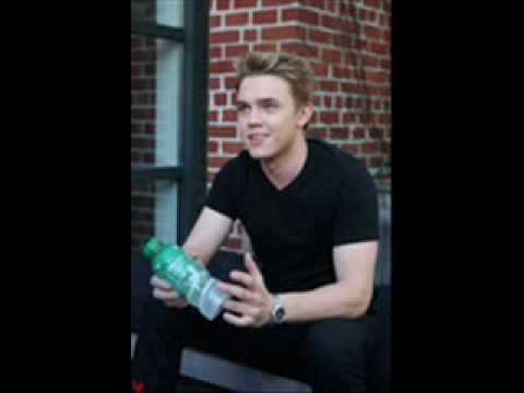 Jesse McCartney BLOND Again for "Beware the Gonzo"!