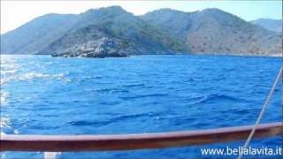 preview picture of video 'Symi 2011 - east coast of Symi, from Seskli island to Nanou beach.wmv'