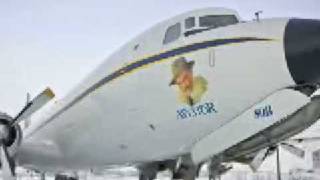 preview picture of video 'Howard Hughes Plane Visits Eskimo Village'