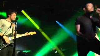 Damon stage dives! Blur trouble in the message centre Glasgow Barrowland 9/6/15