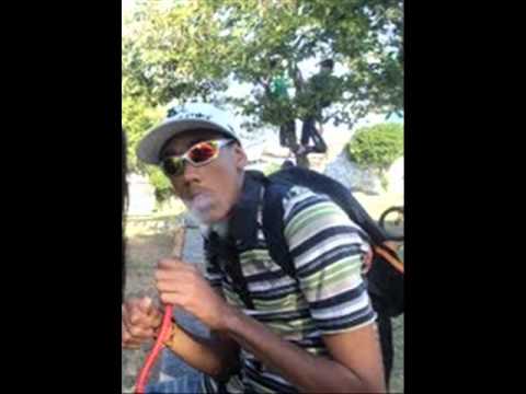 MC JUNINHO JR - É O 15