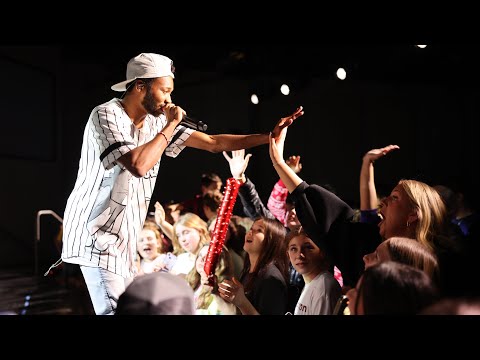 YoungJohnnyD - WHO AM I LIVE