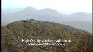 preview picture of video 'Carrantuohill Summit Cross'